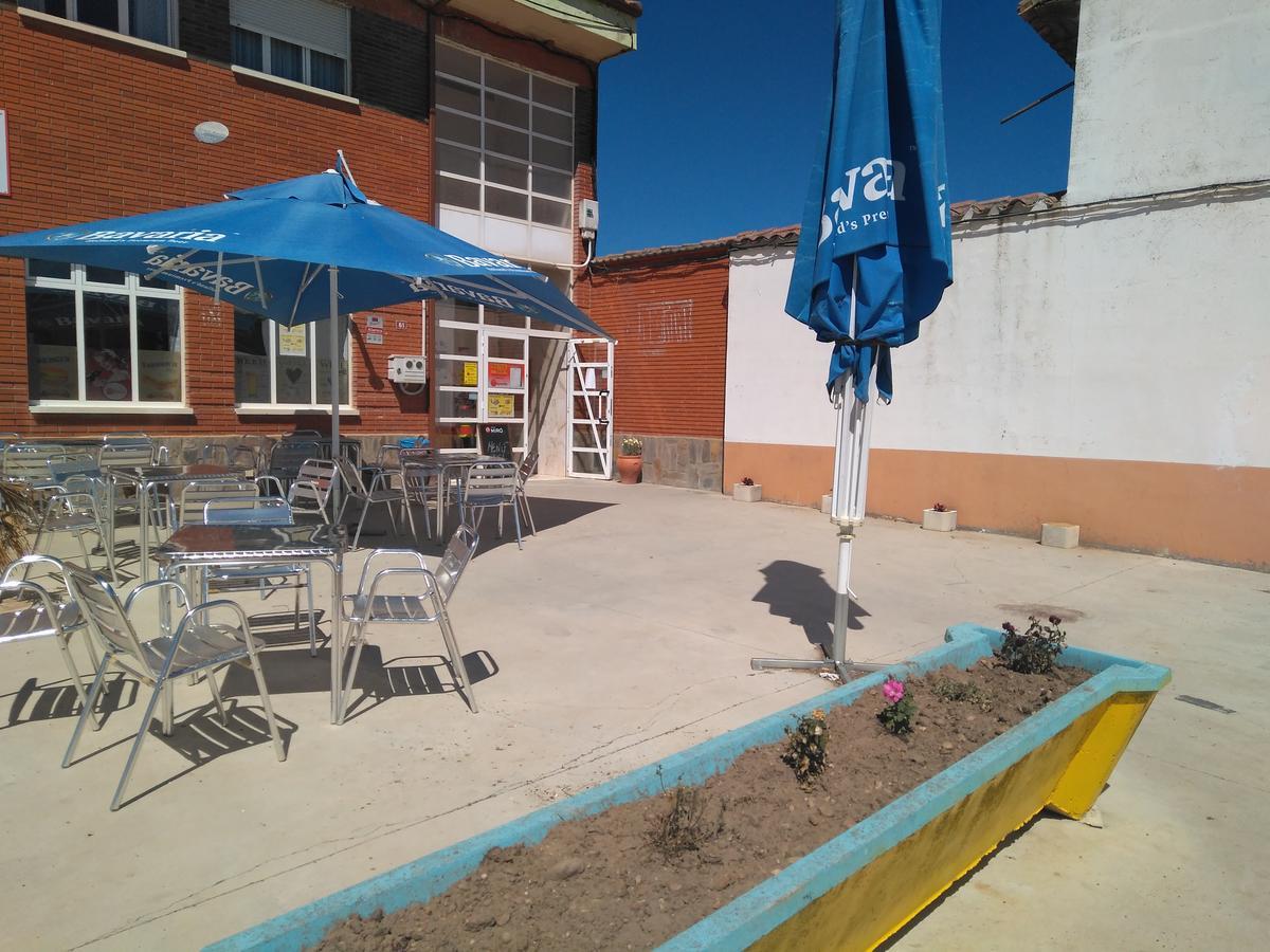 Hostal El Tropezón Matallana de Valmadrigal Exterior foto