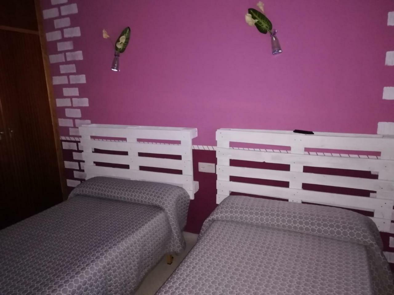 Hostal El Tropezón Matallana de Valmadrigal Exterior foto